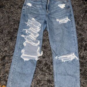 Women's American Eagle Light Wash Distressed Ripped Jeans size 6 High rise